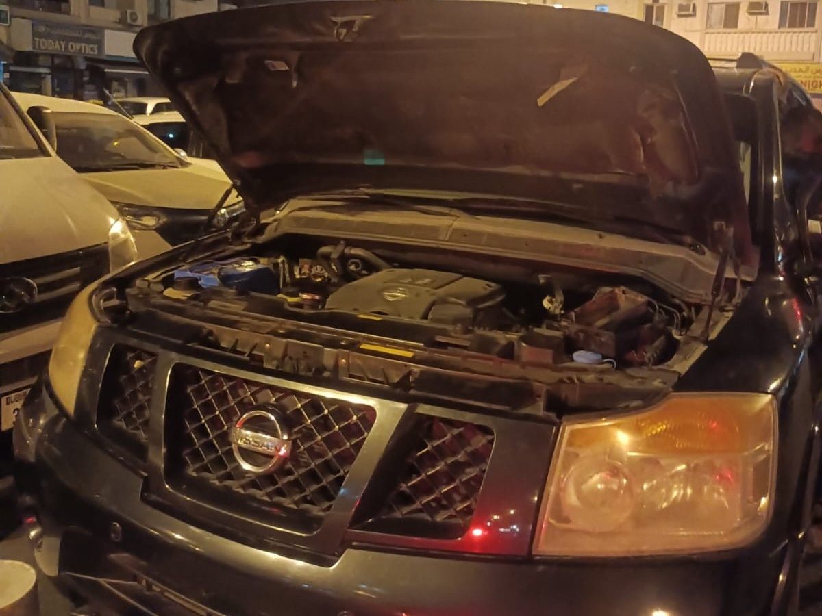 Car repair service in Dubai's roadside