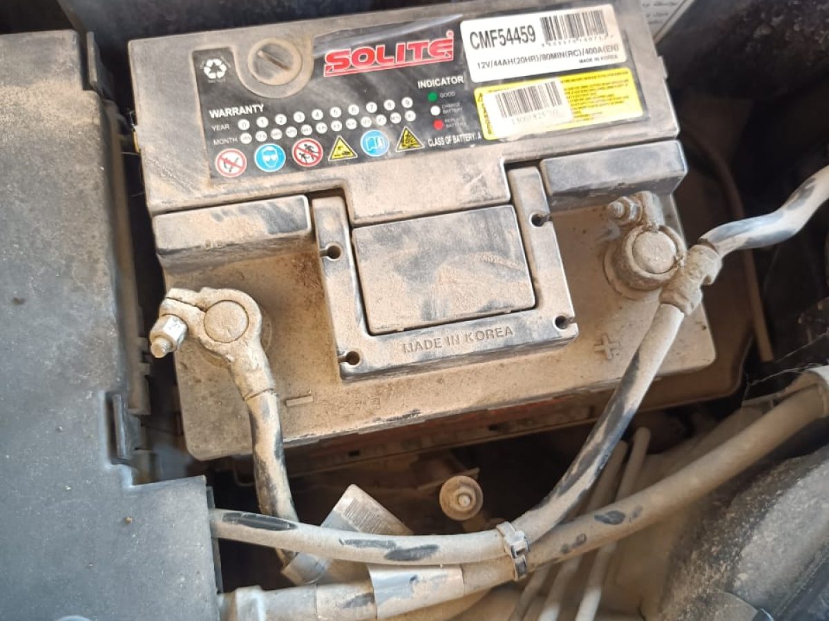 Dead car battery change with SOLITE battery