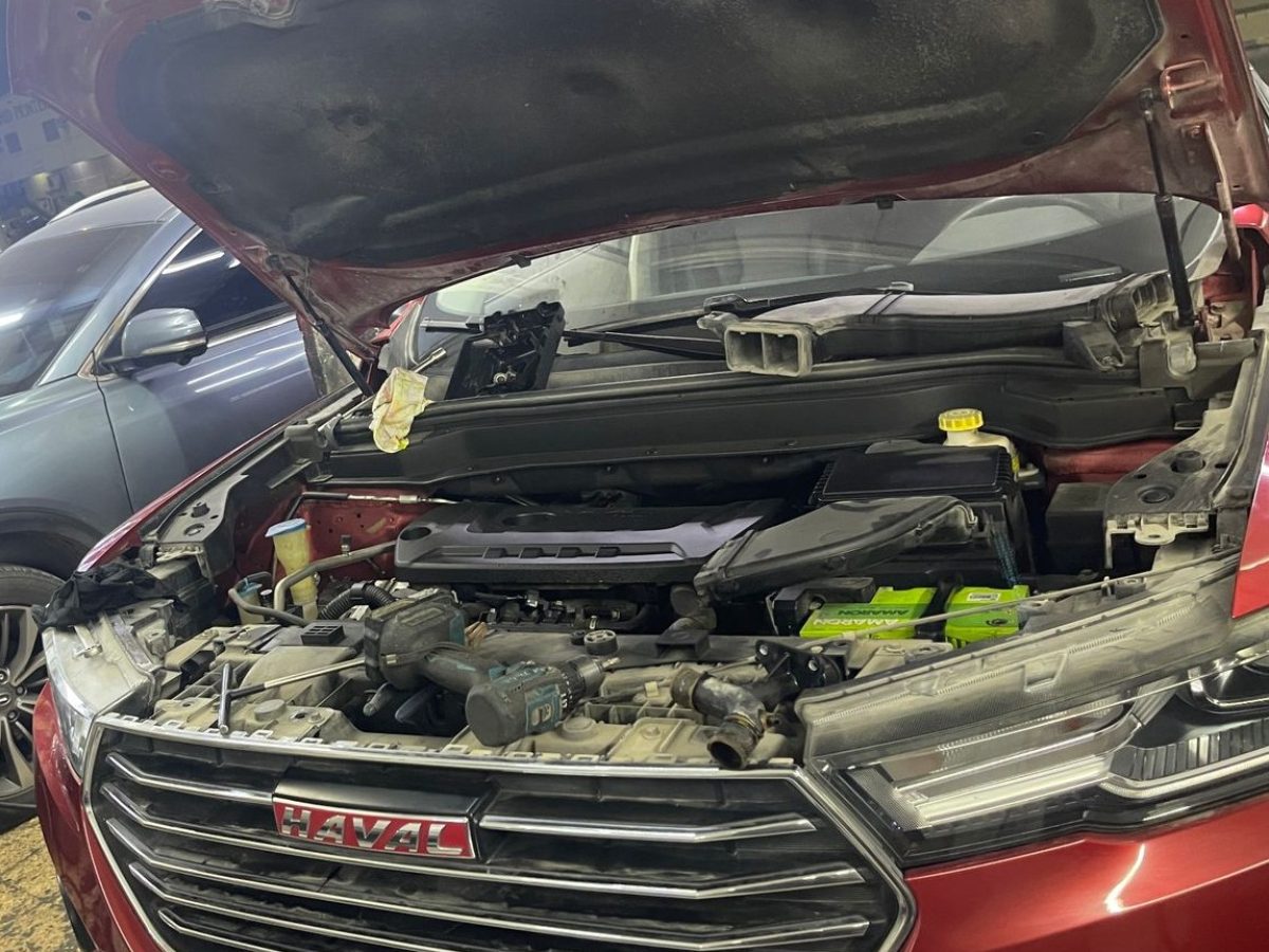 Car battery replacement Dubai